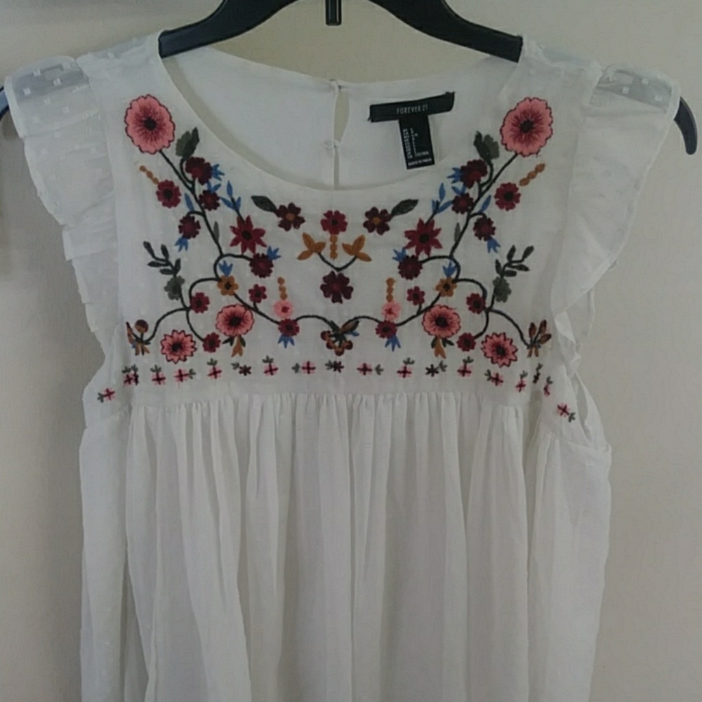 F21 Boho white flowy casual embroidered blouse size L
